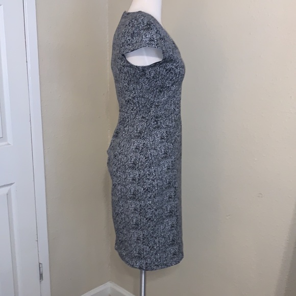 EXPRESS BLACK AND WHITE SLEEVELESS MIDI CAREER DRESS - Picture 2 of 6